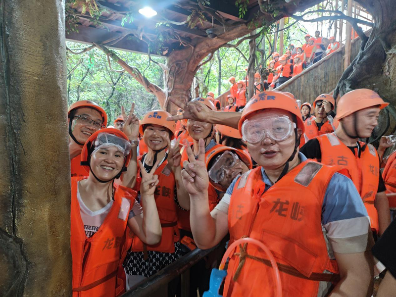 豪歐清遠(yuǎn)團(tuán)建，暢享激情之旅